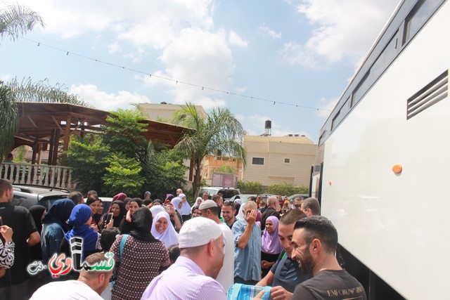 كفرقاسم -فيديو : حجا مبرور وسعيا مشكورا .. حجاج حافلة الحاج احمد الصوص تصل البلدة بسلام ودموع الفرح تغمر الجميع 